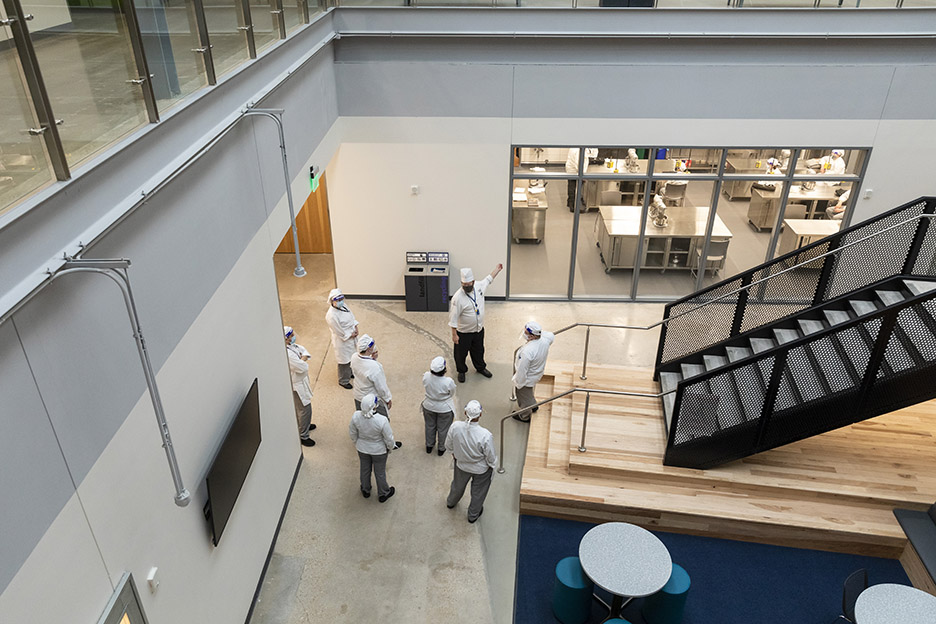 Chef David Waggoner introduces his spring 2021 semester students to the brand new Culinary Arts facilities inside Highland Campus, Building 2000. 